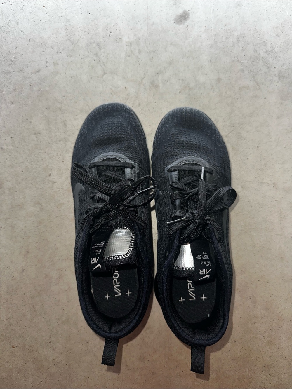 Nike Air VaporMax 2020 Flyknit Triple Black GS Youth 7Y Women’s 8.5 - Picture 4 of 10